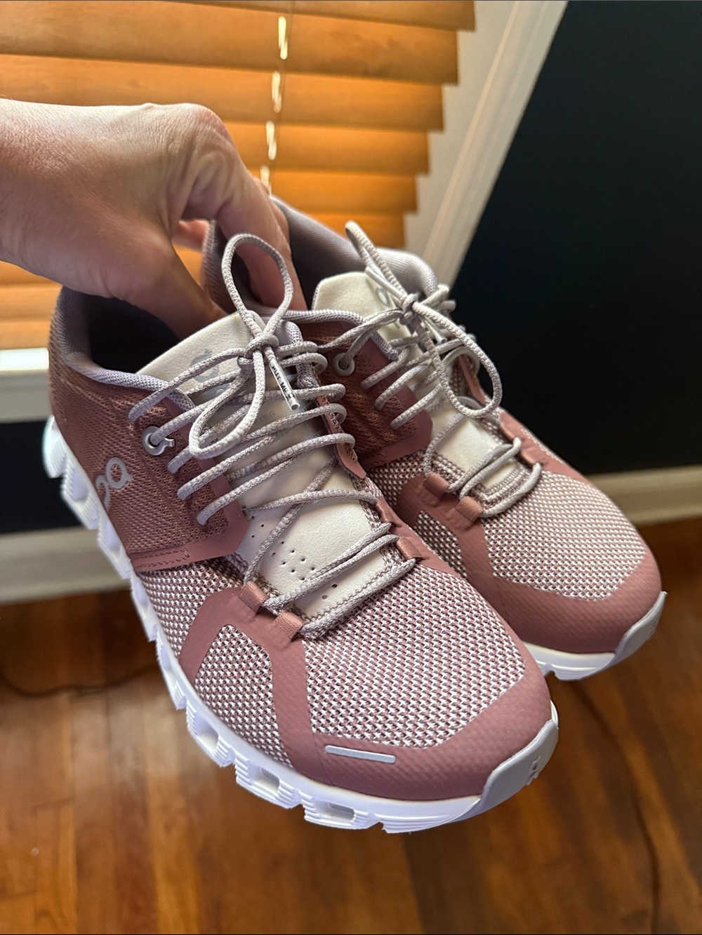 On Running Women's Cloudtec Trainer in Dusty Rose and White - Picture 2 of 5
